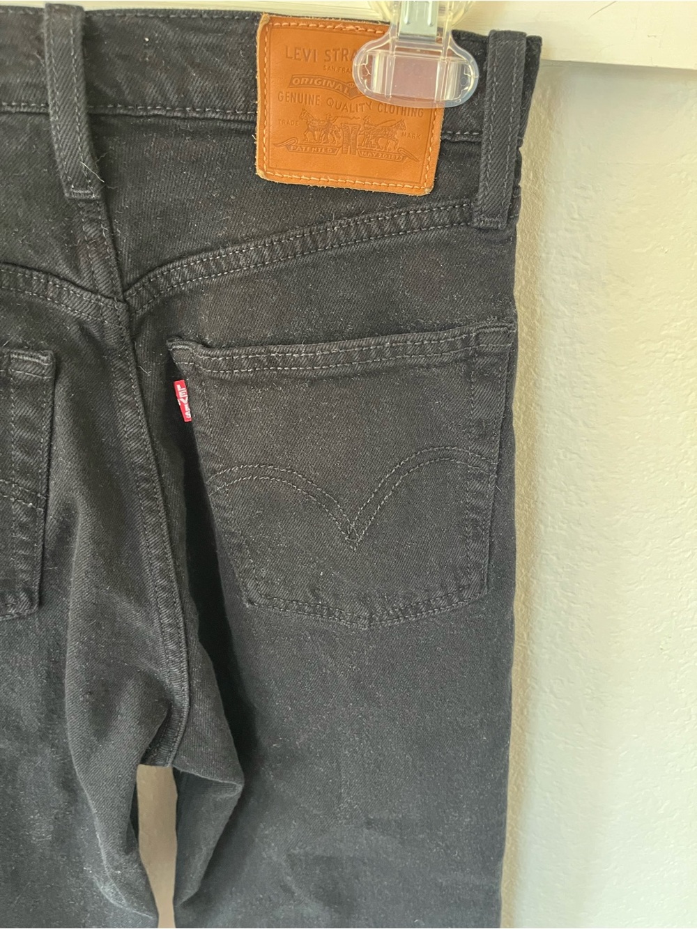 Levi's Women's 24 Ribcage Straight Ankle Black Jeans - Picture 8 of 9